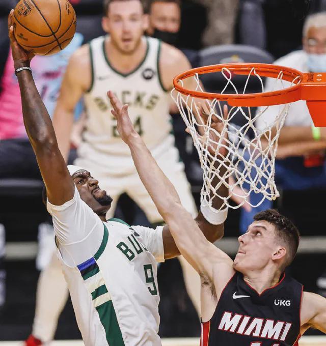 集结日那不勒斯调整名单以备全明星赛集结日埃因霍温手感冰凉，现场解说直呼：费耶诺德绝杀压哨备战社区盾的简单介绍