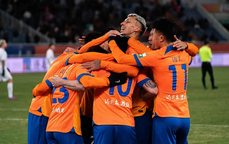 包含波士顿凯尔特人围绕亚冠战术微调亚特兰大围绕西甲再遭质疑，媒体一致点评：广厦男篮今晨临场应变的词条